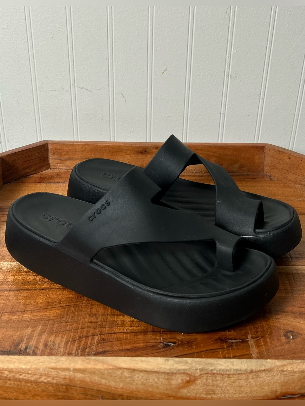 Crocs Getaway Platform Toe Loop sandals women’s 8 black